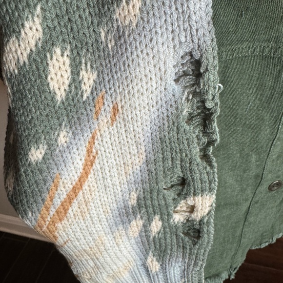 Umgee Olive Green Shirt with Distressed Sweater Sleeves - Picture 7 of 10